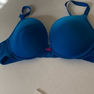 TORRID SMOOTH PUSH-UP PLUNGE IN SIZE 40D